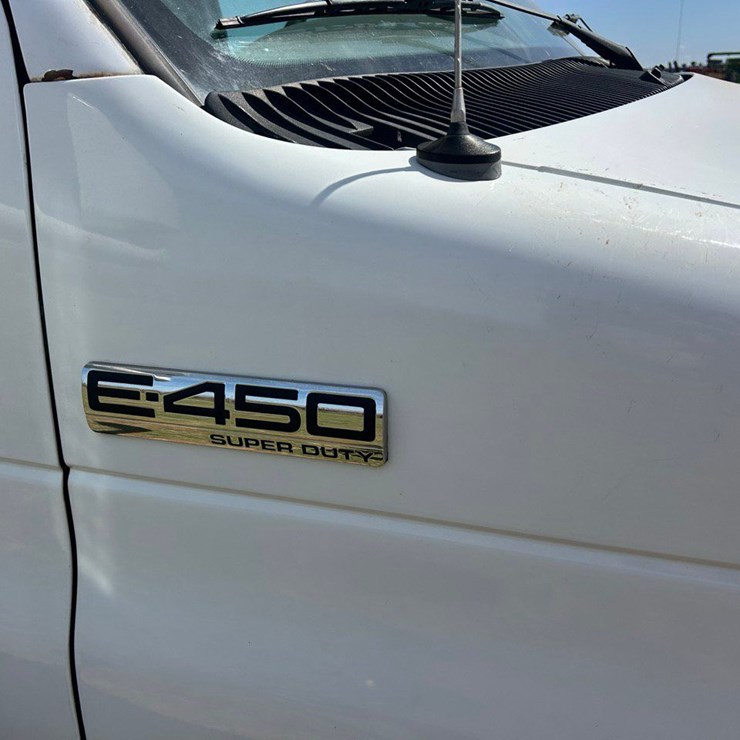 2006 FORD E450