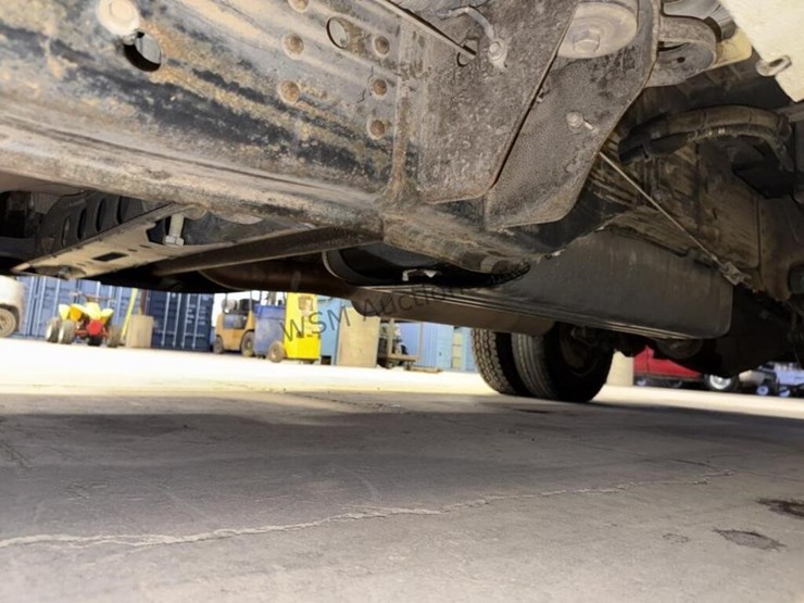 2015-chevrolet-silverado-3500hd-image-29