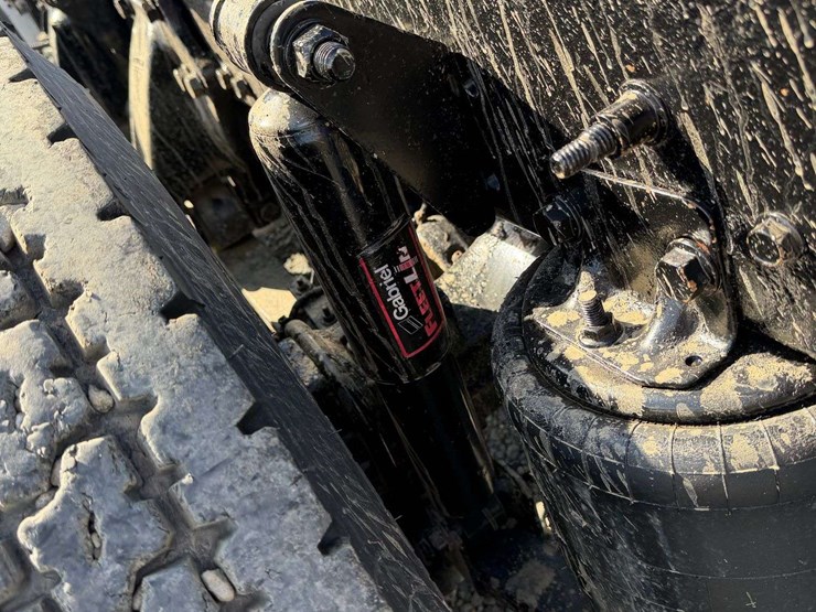 2012-freightliner-cascadia-125-image-28