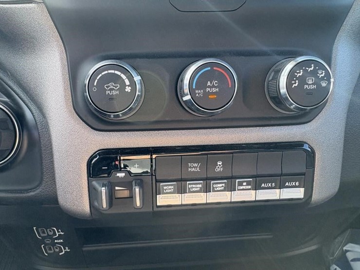 2024-dodge-2500-image-19