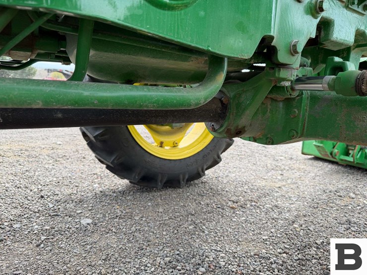 2015-john-deere-5075e-image-48