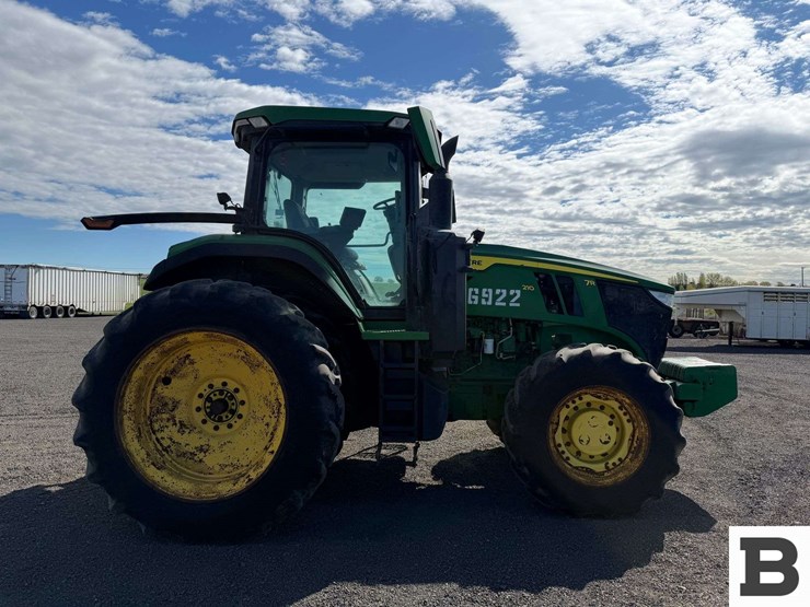 2021-john-deere-7r-210-image-6