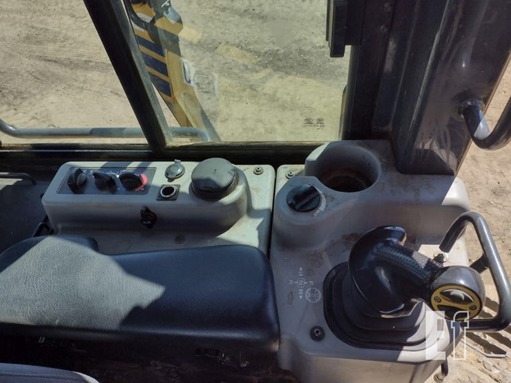 2016-komatsu-d37ex-23-image-10