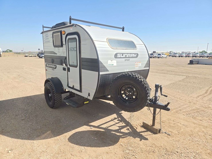 2022-sunray-109-travel-trailer-image-3
