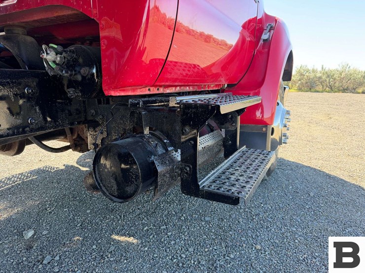 2010-ford-f750-image-34