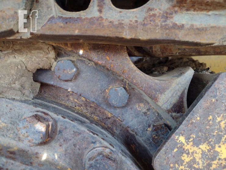 2013-komatsu-d39px-23-image-26