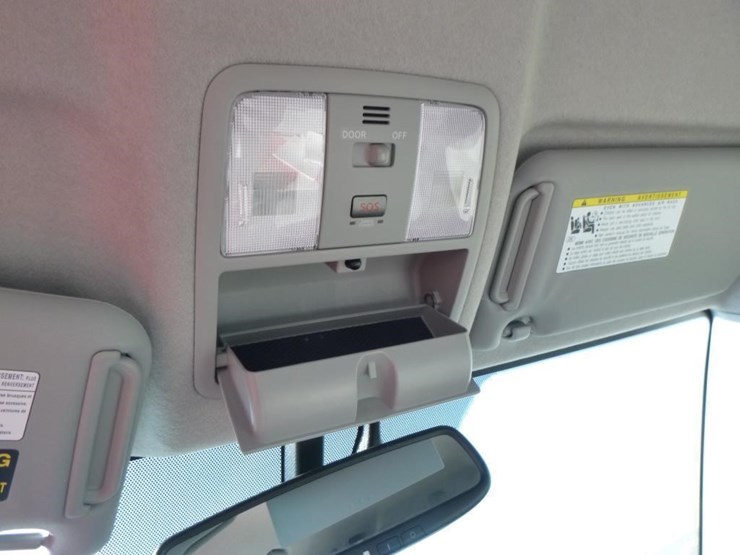 2014-toyota-rav4-image-16