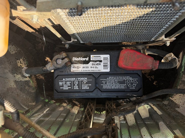 john-deere-3025e-image-13