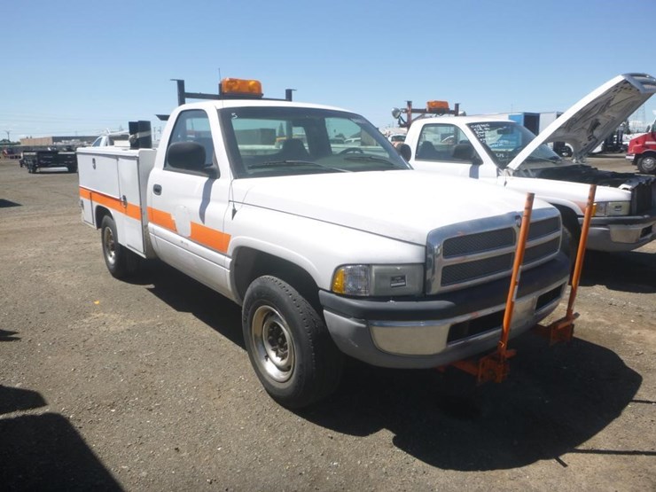 2001-dodge-ram-2500-image-2