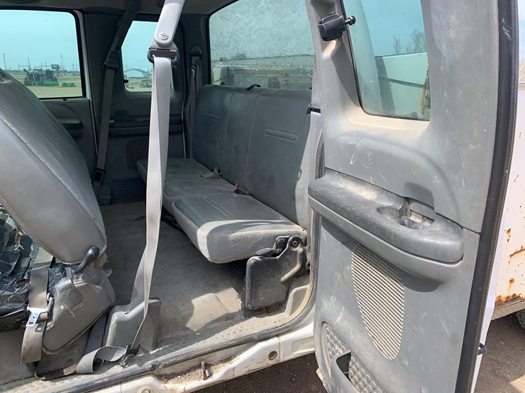 2004-ford-f350-image-14