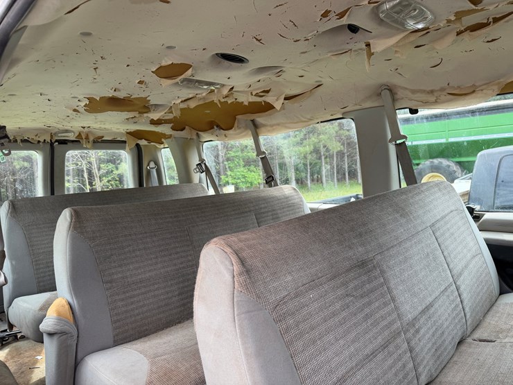 2003-ford-e350-image-16