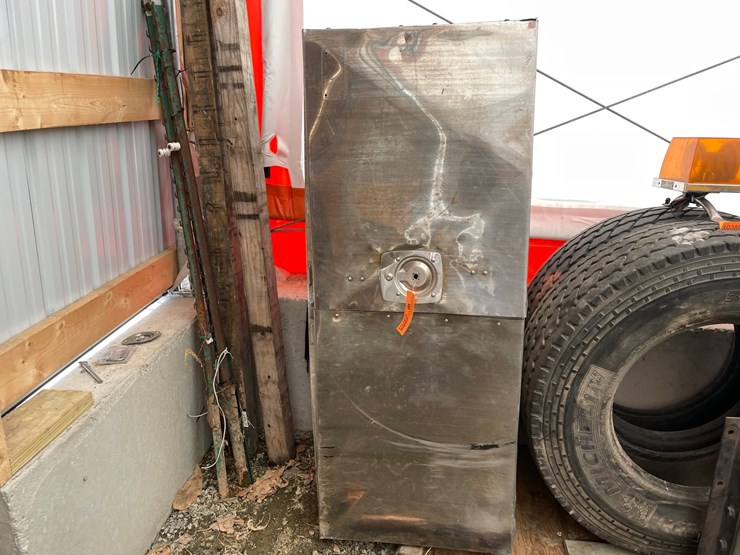 #10369-•-aluminum-side-mount-semi-trailer-toolbox-image-2