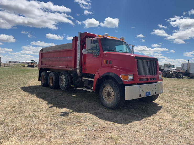 2003-sterling-lt9500-image-3