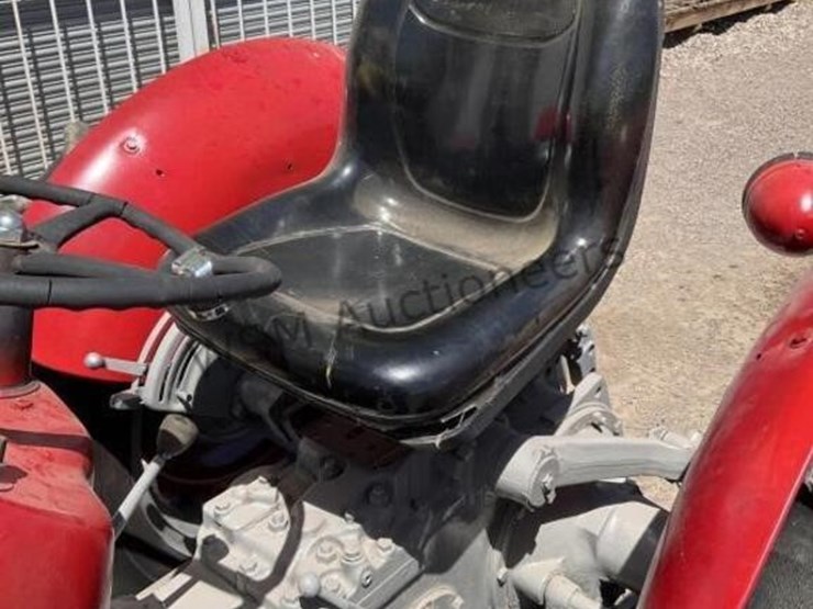 massey-ferguson-135-image-15