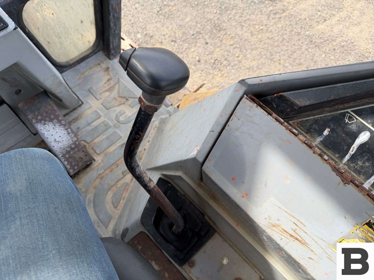 1993-caterpillar-416b-image-78