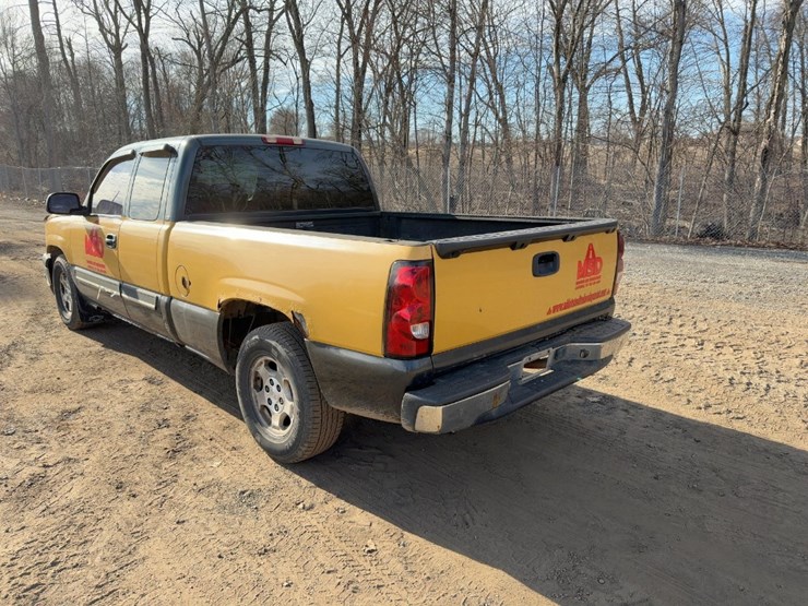 2004-chevrolet-silverado-1500-image-3