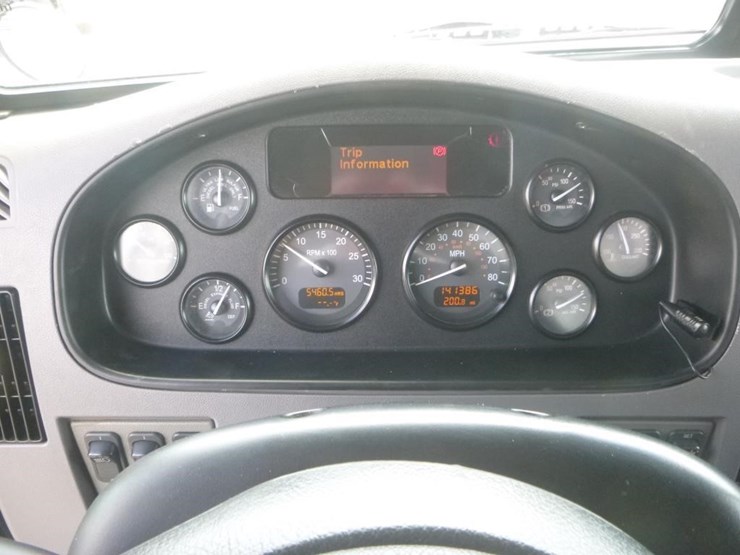 2014-auto-crane-6006h-image-21