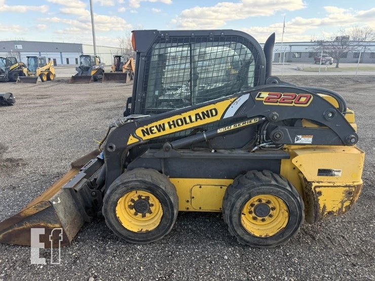 2016-new-holland-l220-image-5