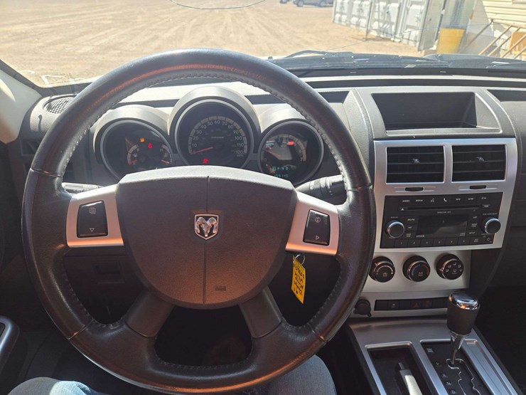 2011-dodge-nitro-image-13