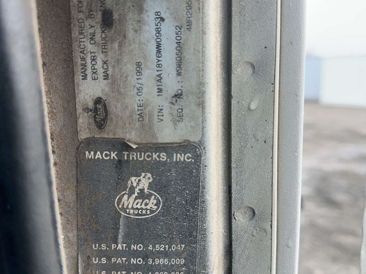 1998-mack-ch613-image-31