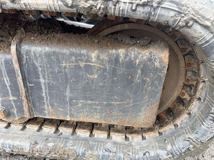 2024-case-cx37c-image-15