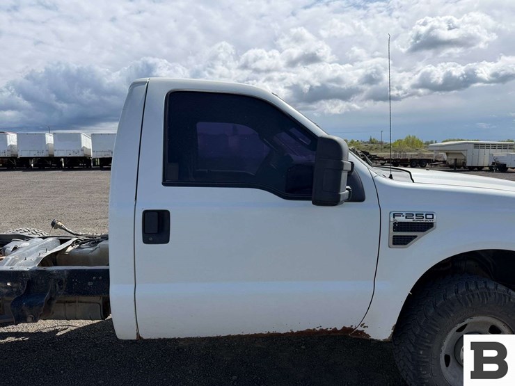 2010-ford-f250-image-28