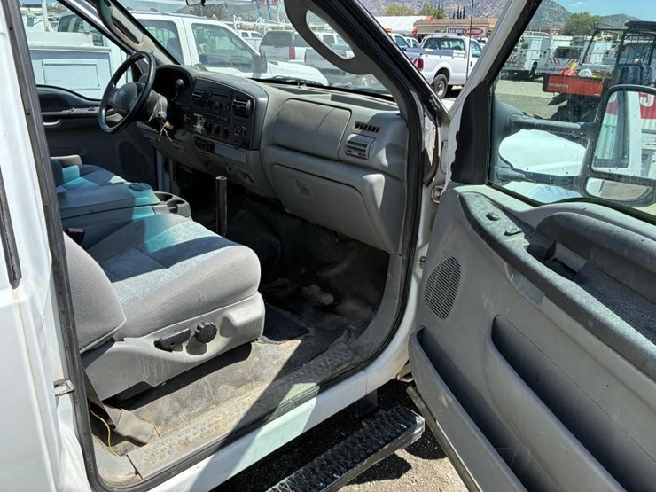 2006-ford-f450-image-11