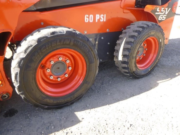 2020-kubota-ssv65-image-32