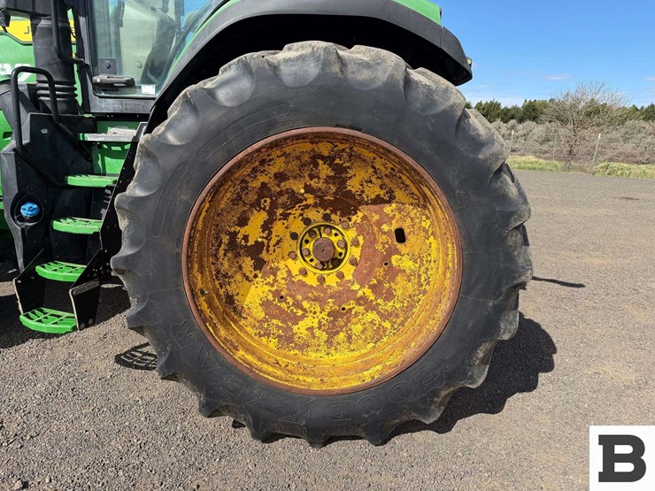 2021-john-deere-7r-210-image-24