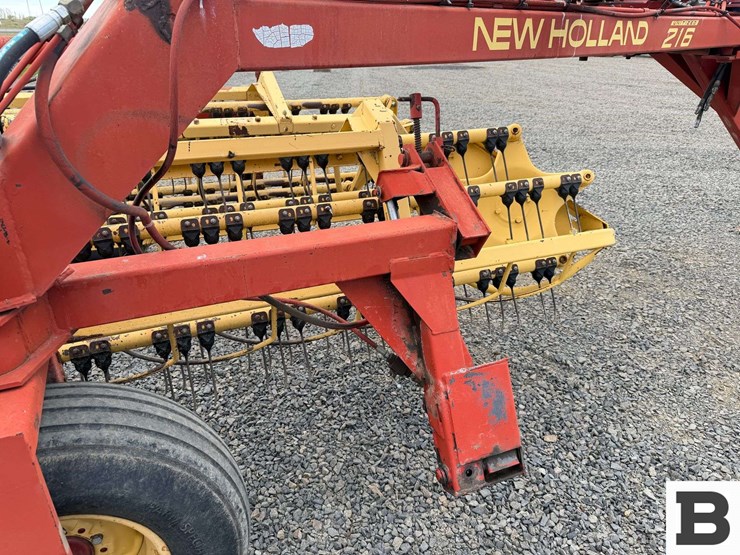 new-holland-216-image-30