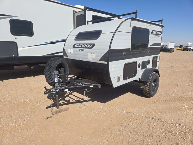 2022-sunray-109-travel-trailer-image-1