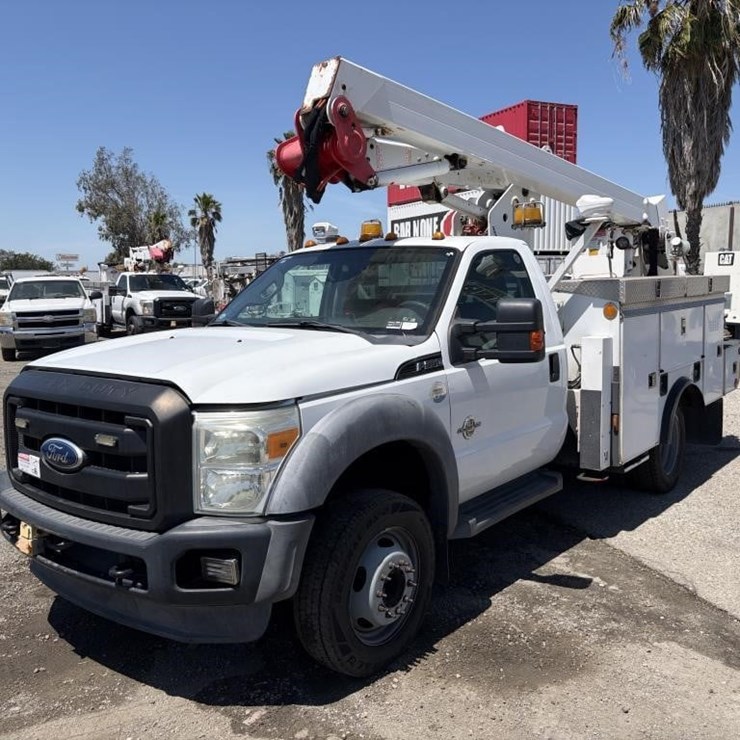 2012 FORD F550