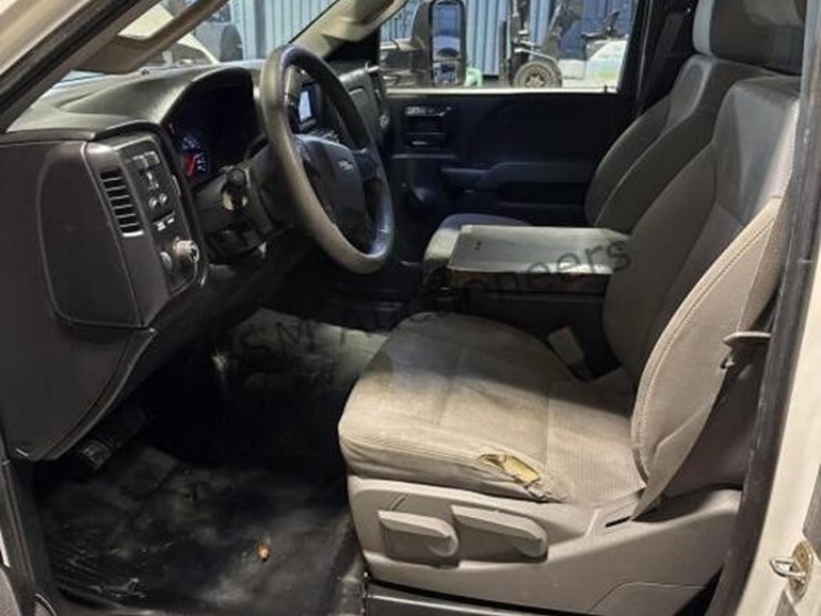 2015-chevrolet-silverado-3500hd-image-26