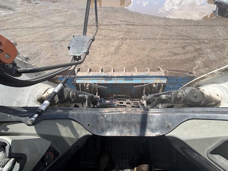 2016-bobcat-t650-image-19