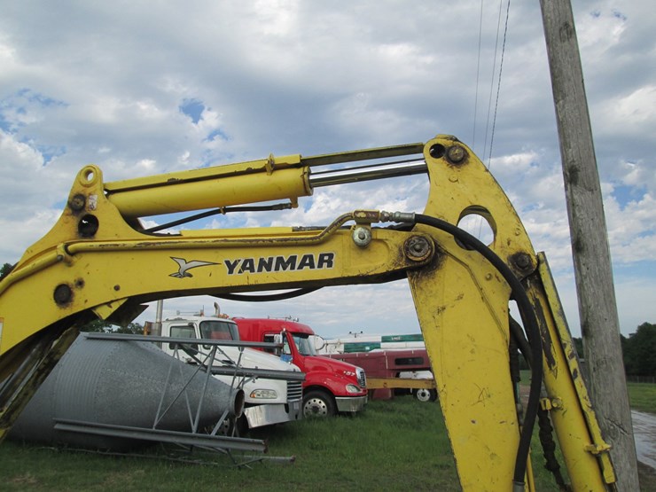 yanmar-vio35-image-17