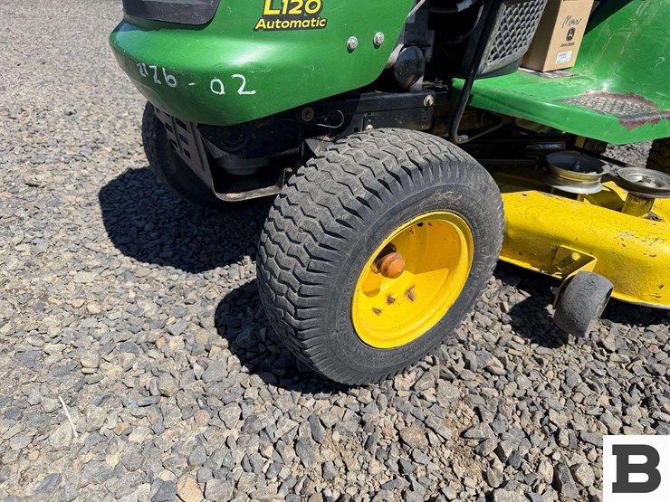 john-deere-l120-image-13