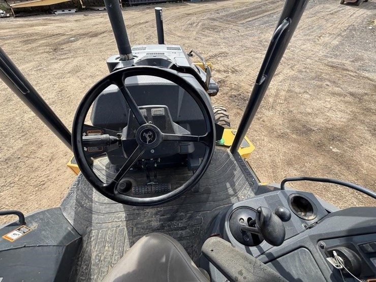 2019-deere-310l-ep-image-35