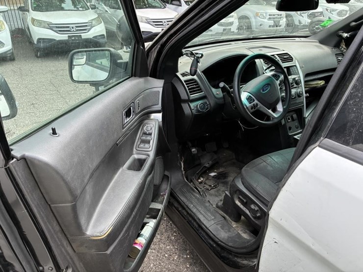 2015-ford-explorer-police-interceptor-image-16