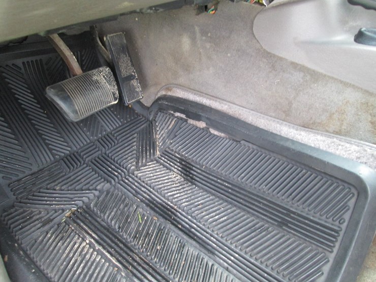 2003-jeep-liberty-image-29