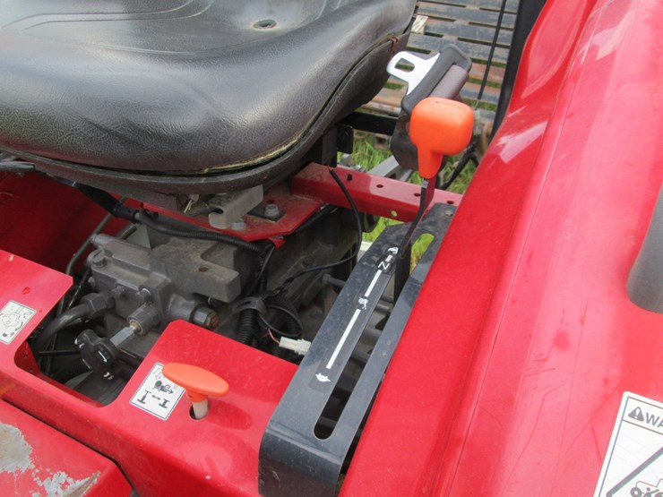 massey-ferguson-1734e-image-31