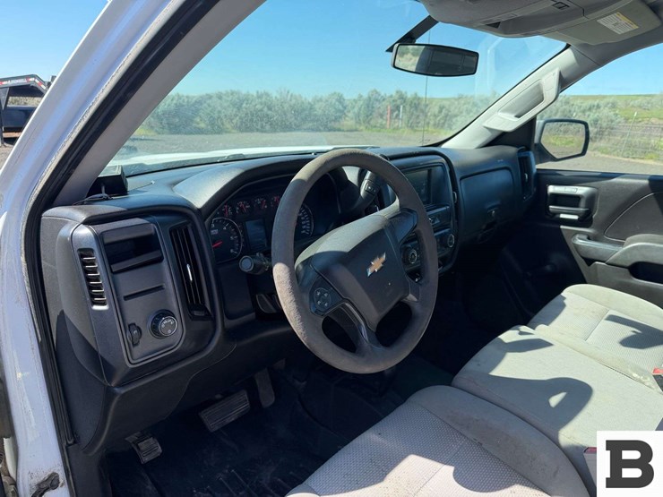 2018-chevrolet-silverado-1500-image-23