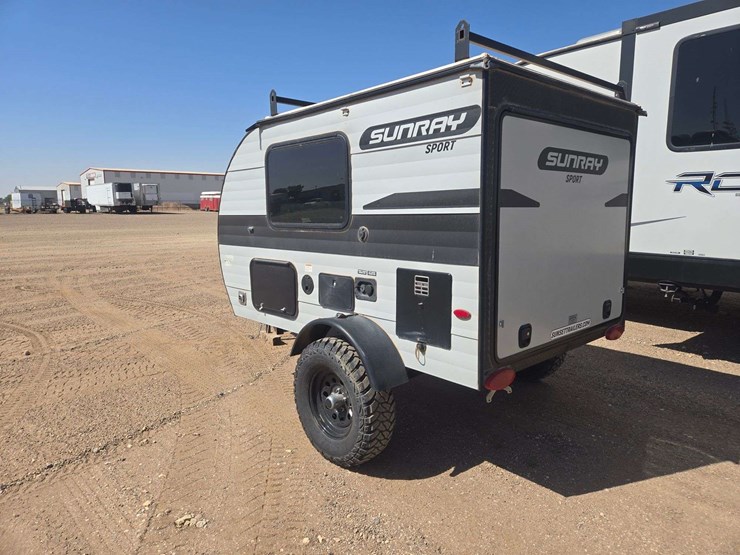 2022-sunray-109-travel-trailer-image-5