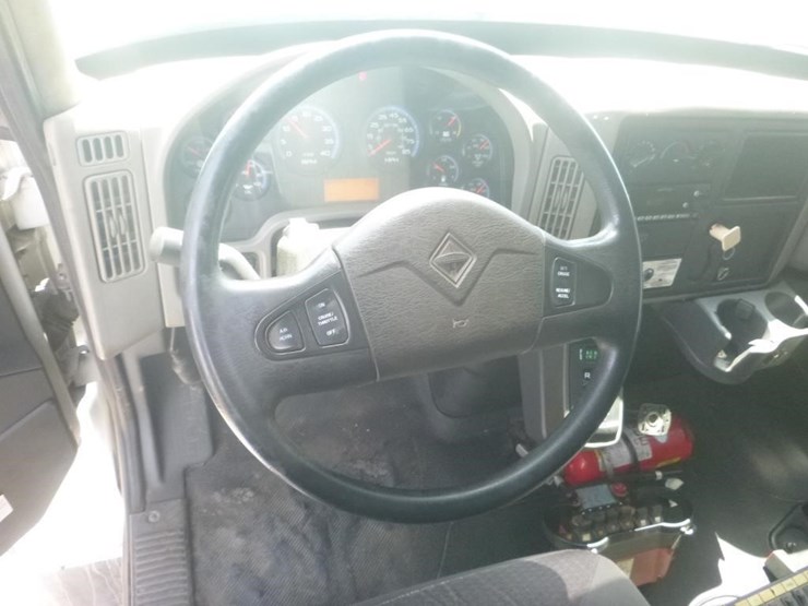 2009-international-7400-image-21