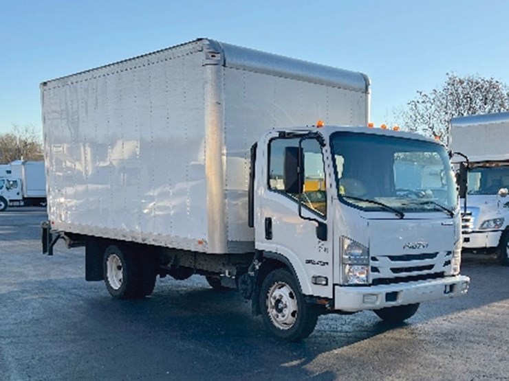2021-isuzu-npr-image-1