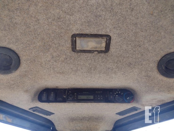 2008-deere-750j-lt-image-9