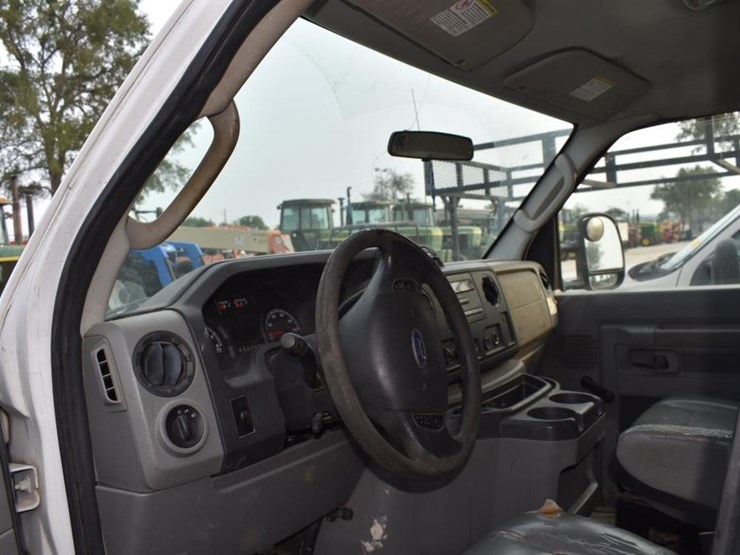 2011-ford-e350-image-6