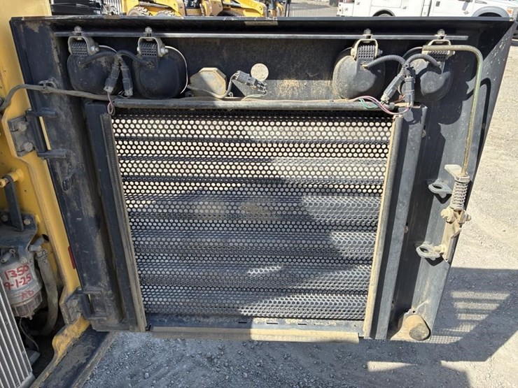 2018-yanmar-s220r-image-27