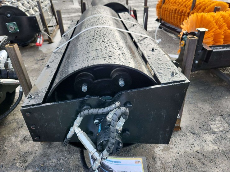 future-ft-cw70-skid-steer-vibratory-roller-image-2