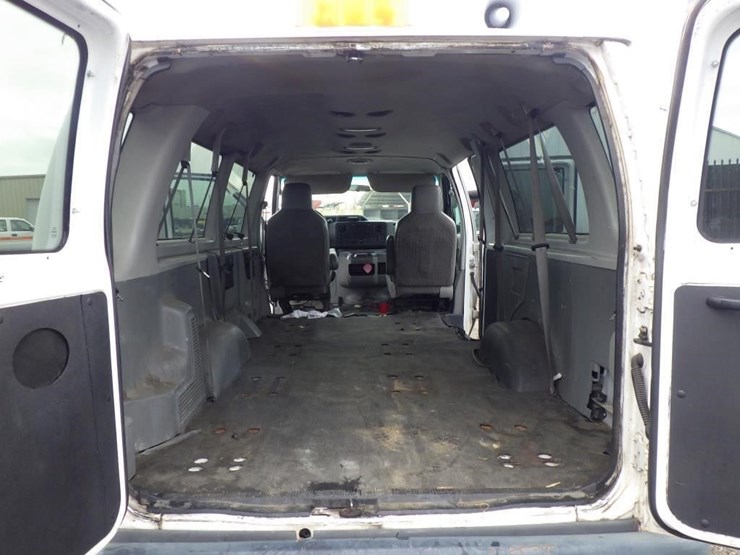 2009-ford-econoline-350-image-8