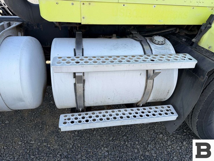 1998-kenworth-t800-image-36